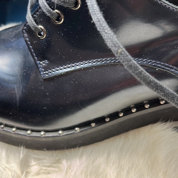 Ladies Size 39 Patent Leather Shoes - Picture 8 of 10